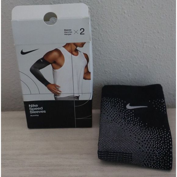 Nike N.000.3571.042 Unisex S/M Black/Silver Breaking 2 Running Arm Sleeves - Picture 3 of 5
